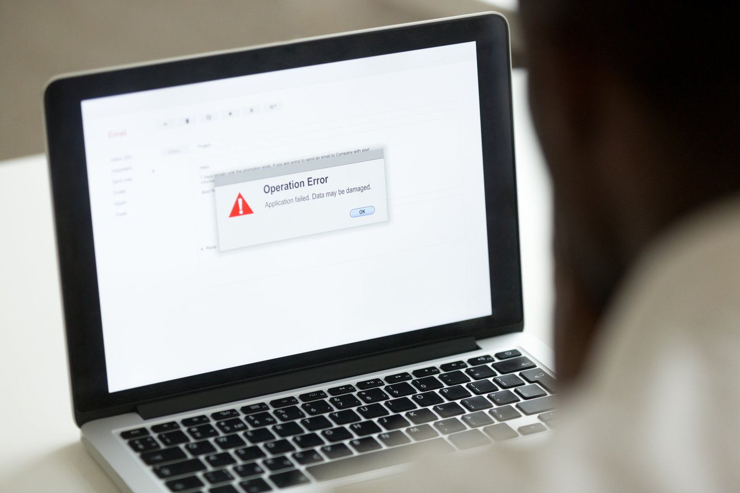 AT alerta para falso email a pedir recibos verdes