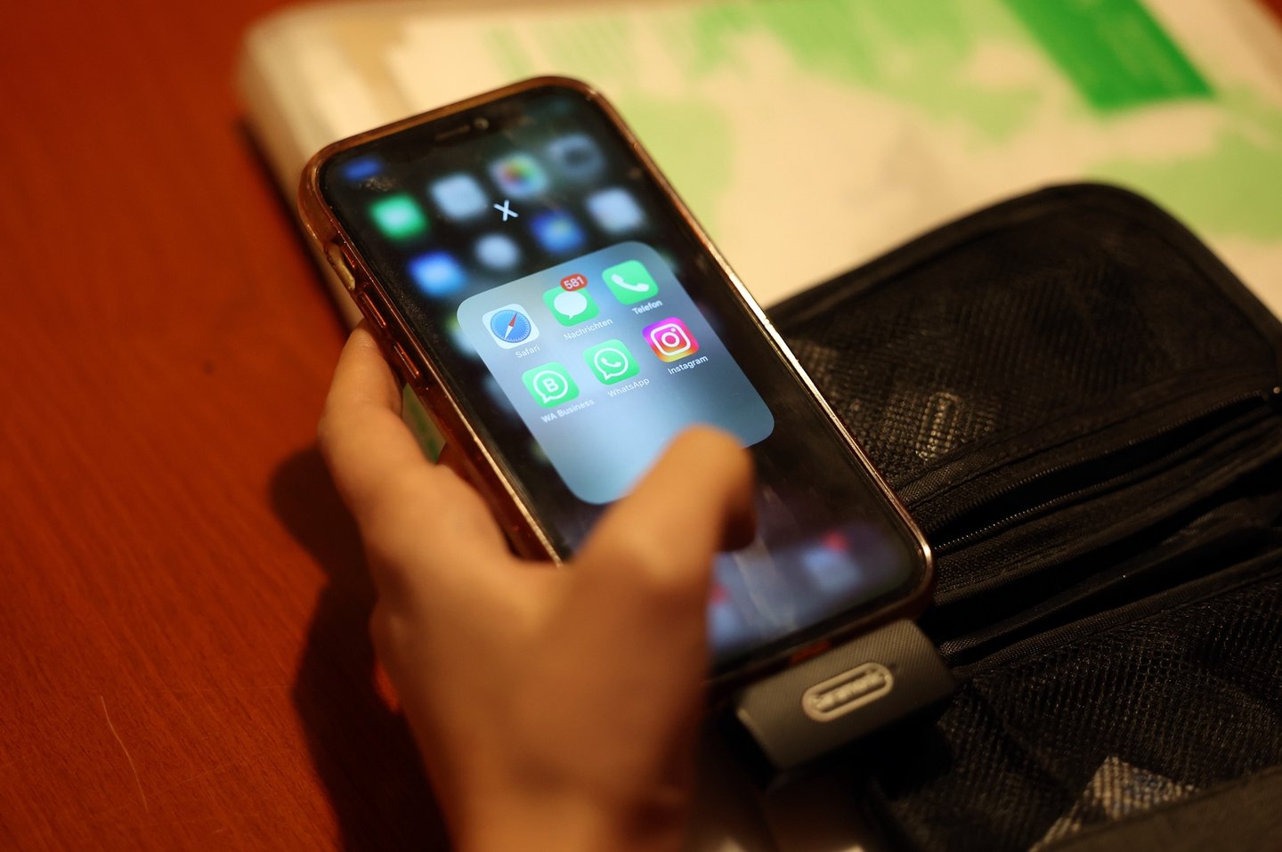 Seguro promulga proibição de smartphones até ao 9.º ano