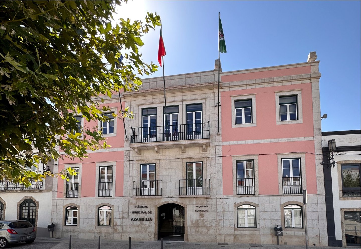 Azambuja trava “data center” de 2 mil milhões de euros