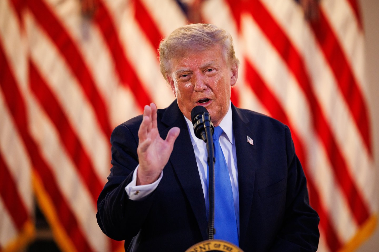 Trump recusa travão e anuncia “Força e Czar de IA”