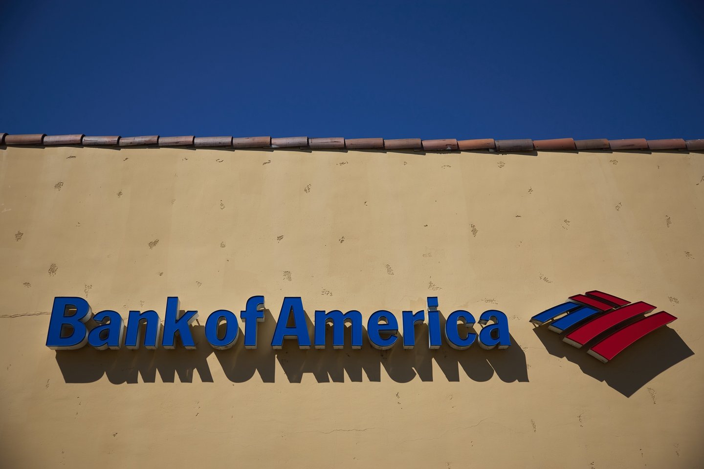 Bancos dos EUA travam IA a operar contas sozinha