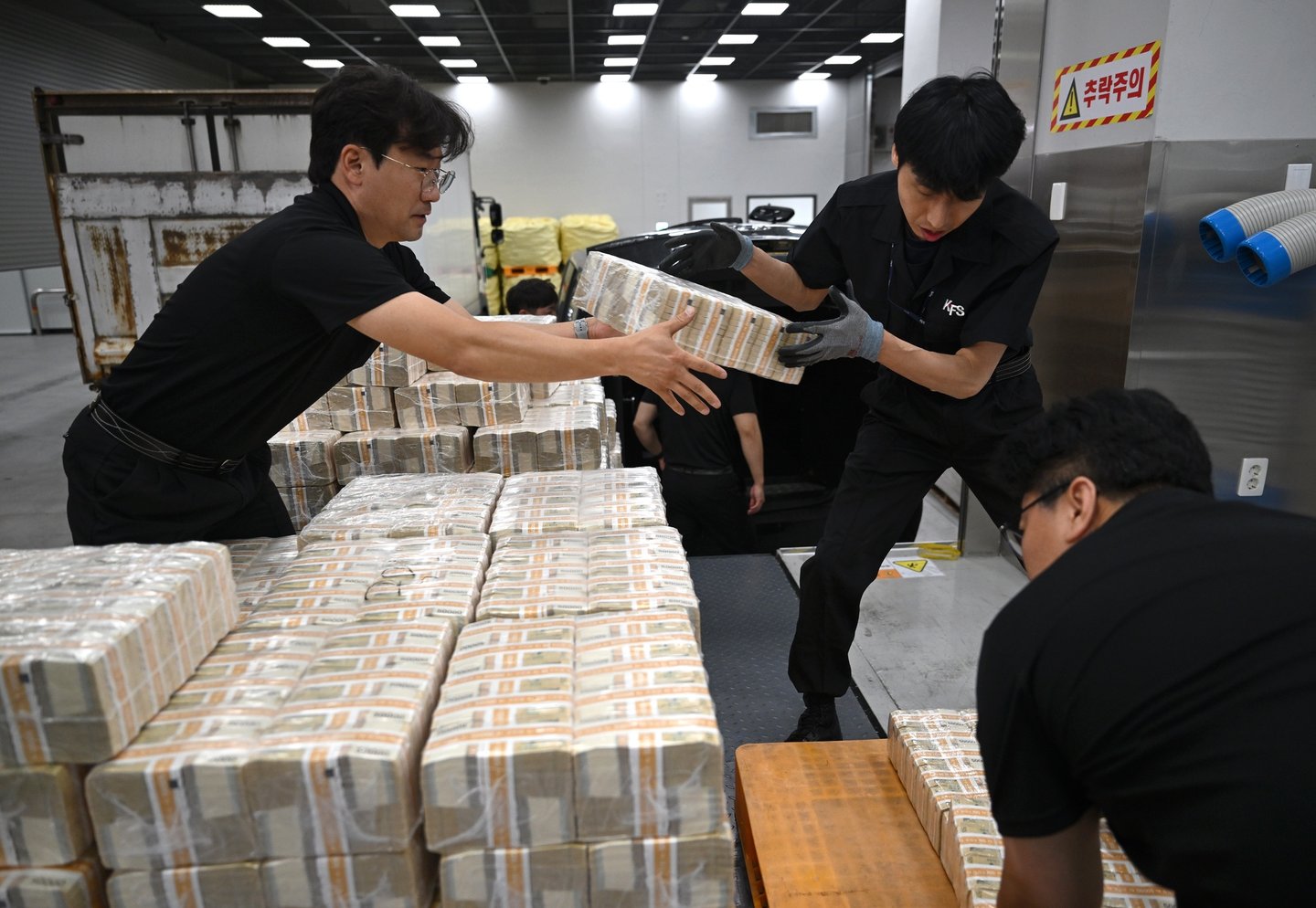 Polícia sul-coreana abre investigação a ciberataques